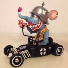 Laden Sie das Bild in den Galerie-Viewer, Wütende Monsterstatue