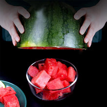 Laden Sie das Bild in den Galerie-Viewer, 2-in-1 Wassermelonenschneider aus Edelstahl