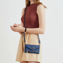 Laden Sie das Bild in den Galerie-Viewer, Handytasche aus Leder in Briefumschlagform