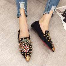 Laden Sie das Bild in den Galerie-Viewer, Kirsche Strass Nietenschuhe