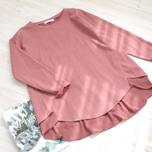 Laden Sie das Bild in den Galerie-Viewer, T-Shirt mit Rundhalsausschnitt und unregelmäßigem Saum