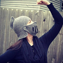 Laden Sie das Bild in den Galerie-Viewer, Rittermütze aus Wolle