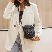 Laden Sie das Bild in den Galerie-Viewer, Retro-Handtasche aus weichem Leder