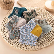 Laden Sie das Bild in den Galerie-Viewer, Vintage geprägte Baumwolle Socken