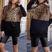 Laden Sie das Bild in den Galerie-Viewer, Sweatshirt mit Leopardenmuster