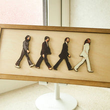 Laden Sie das Bild in den Galerie-Viewer, Gerahmtes Abbey Road-Porträt der Beatles
