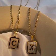 Laden Sie das Bild in den Galerie-Viewer, Damen Buchstabe Halskette aus Edelstahl