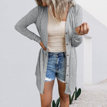 Laden Sie das Bild in den Galerie-Viewer, Einfarbige Strickjacke mit langen Ärmeln