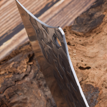Laden Sie das Bild in den Galerie-Viewer, Gehämmertes Küchenmesser aus Edelstahl