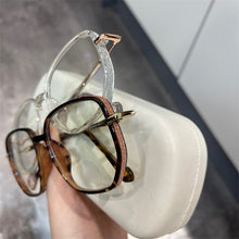 Laden Sie das Bild in den Galerie-Viewer, Stylische Anti-Blaulicht-Brille zum Abnehmen