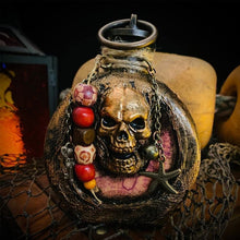 Laden Sie das Bild in den Galerie-Viewer, Schädel Piraten Rumflasche aus Harz