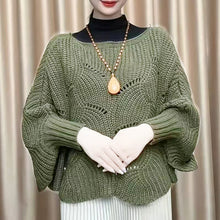 Laden Sie das Bild in den Galerie-Viewer, Strickschal mit Fledermausärmeln