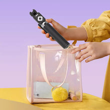 Laden Sie das Bild in den Galerie-Viewer, Selfie-Stick mit LED-Aufhelllicht