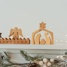 Laden Sie das Bild in den Galerie-Viewer, Holz Jesus Ornamente Set