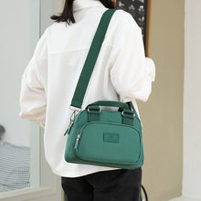 Laden Sie das Bild in den Galerie-Viewer, Wasserdichte Einfarbige Reisetasche