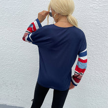 Laden Sie das Bild in den Galerie-Viewer, Damen T-Shirt mit V-Ausschnitt und gestreiften Ärmeln