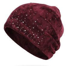 Laden Sie das Bild in den Galerie-Viewer, Weiche Wintermütze mit Strass