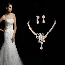 Laden Sie das Bild in den Galerie-Viewer, Kristall-Diamant-Perlenkette und Ohrring-Set