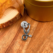 Laden Sie das Bild in den Galerie-Viewer, EKG und Stethoskop Mini-Brosche