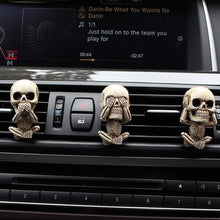 Laden Sie das Bild in den Galerie-Viewer, Kreative Auto Schädel Ghost Head Aromatherapie