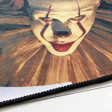 Laden Sie das Bild in den Galerie-Viewer, Halloween Halluzination Fußmatte