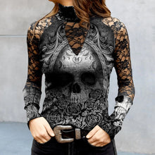 Laden Sie das Bild in den Galerie-Viewer, T-Shirt mit Totenkopf-Print aus Spitze