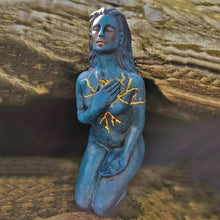 Laden Sie das Bild in den Galerie-Viewer, &quot;Göttin der Heilung&quot; Harzstatue