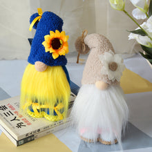 Laden Sie das Bild in den Galerie-Viewer, Kreative gesichtslose Plüschpuppe Dekoration