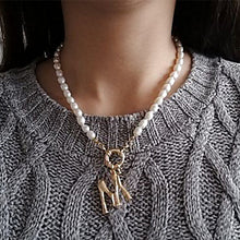 Laden Sie das Bild in den Galerie-Viewer, Perlenkette mit Initialen