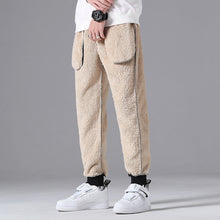 Laden Sie das Bild in den Galerie-Viewer, Winterliche Jogginghose mit Sherpa-Futter