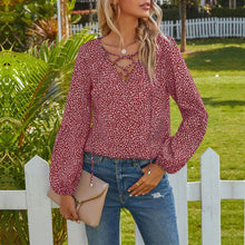 Laden Sie das Bild in den Galerie-Viewer, Lockere Bluse mit Leopardenmuster und V-Ausschnitt