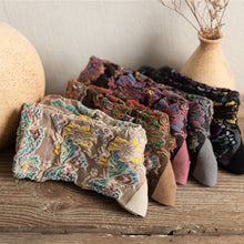 Laden Sie das Bild in den Galerie-Viewer, Geprägte Blumensocken aus Baumwolle