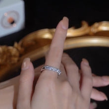 Laden Sie das Bild in den Galerie-Viewer, Offener quadratischer Diamantring