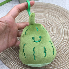 Laden Sie das Bild in den Galerie-Viewer, Bittermelonenpuppe Schlüsselanhänger