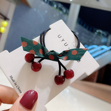 Laden Sie das Bild in den Galerie-Viewer, Süßes kirschrotes Haargummi