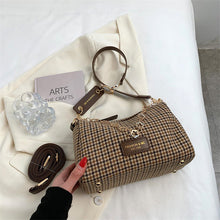 Laden Sie das Bild in den Galerie-Viewer, Trendige Schultertasche mit Karodruck