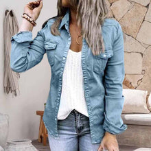 Laden Sie das Bild in den Galerie-Viewer, Einfarbige Plissierte Jeansjacke mit Reverskragen