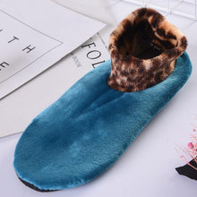 Laden Sie das Bild in den Galerie-Viewer, Rutschfeste Thermosocken für den Innenbereich