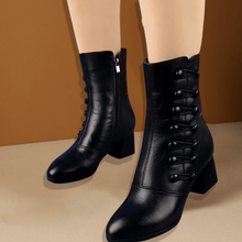 Laden Sie das Bild in den Galerie-Viewer, Warme Lederstiefel mit seitlichem Knopf