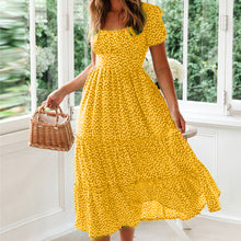 Laden Sie das Bild in den Galerie-Viewer, Blumenkleid mit eckigem Ausschnitt