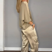 Laden Sie das Bild in den Galerie-Viewer, Zweiteiliger Damenanzug aus glänzendem Satin (Halbarm-Oberteil + Hose)