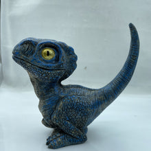 Laden Sie das Bild in den Galerie-Viewer, Lebendige Dinosaurier-Dekoration