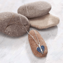 Laden Sie das Bild in den Galerie-Viewer, Herz &amp; Engelsflügel Halskette mit Anhänger