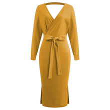 Laden Sie das Bild in den Galerie-Viewer, Elegantes Pulloverkleid mit V-Ausschnitt