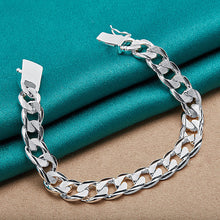 Laden Sie das Bild in den Galerie-Viewer, Doppelkettiges kariertes Knopfarmband