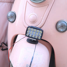 Laden Sie das Bild in den Galerie-Viewer, Externe LED-Scheinwerfer mit 15 Lampenperlen
