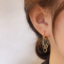 Laden Sie das Bild in den Galerie-Viewer, Schwarze lange Liebesquastenohrringe