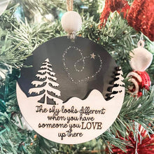 Laden Sie das Bild in den Galerie-Viewer, Weihnachtsbaum-Doppelanhänger aus Holz