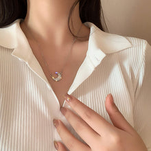 Laden Sie das Bild in den Galerie-Viewer, Mond Halskette