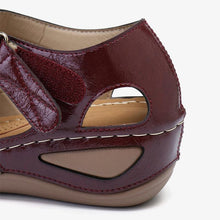 Laden Sie das Bild in den Galerie-Viewer, Damen Retro Sandalen mit runder Zehenpartie und Schnalle